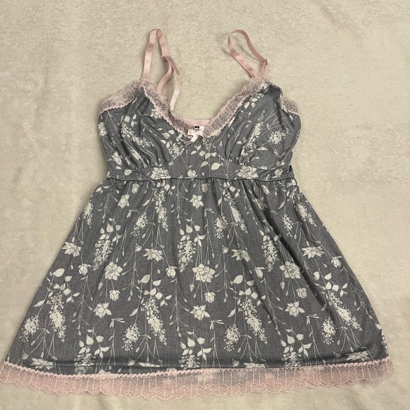 Laura Ashley Sleep Top - Picture 1 of 5